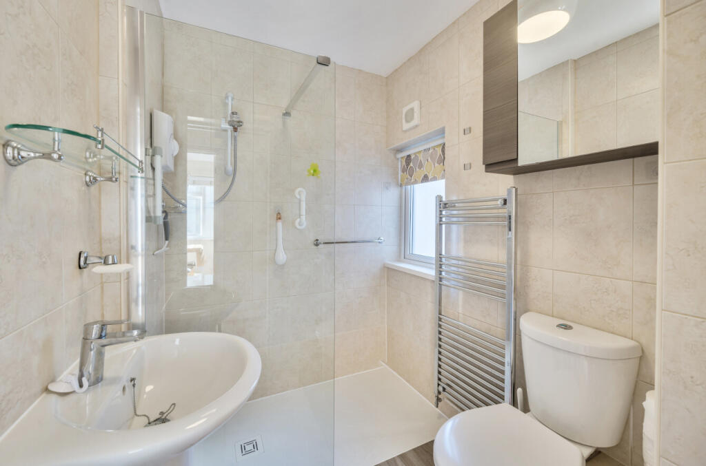 1349749-6-68beeaa...