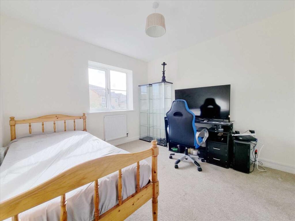 Bedroom 3: