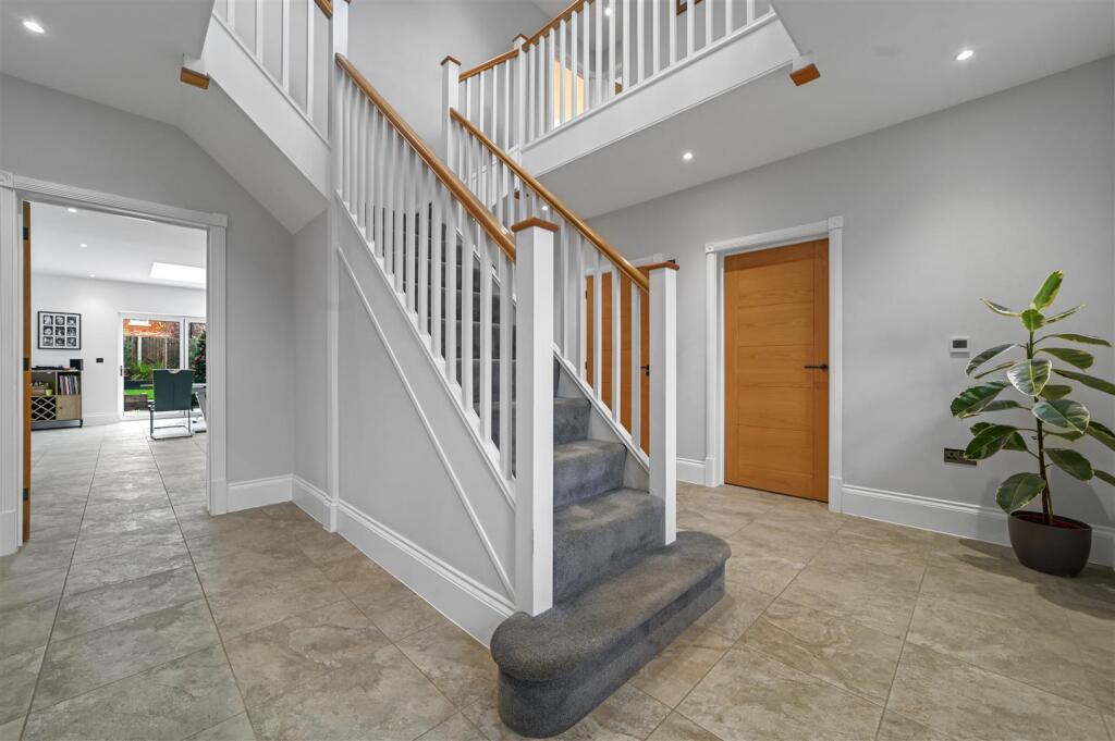 ENTRANCE HALLWAY