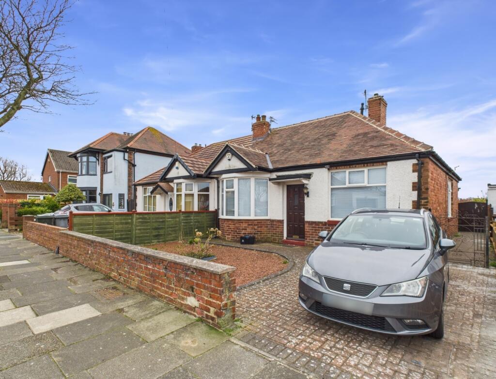 CAM02195G0-PR0068-STILL029