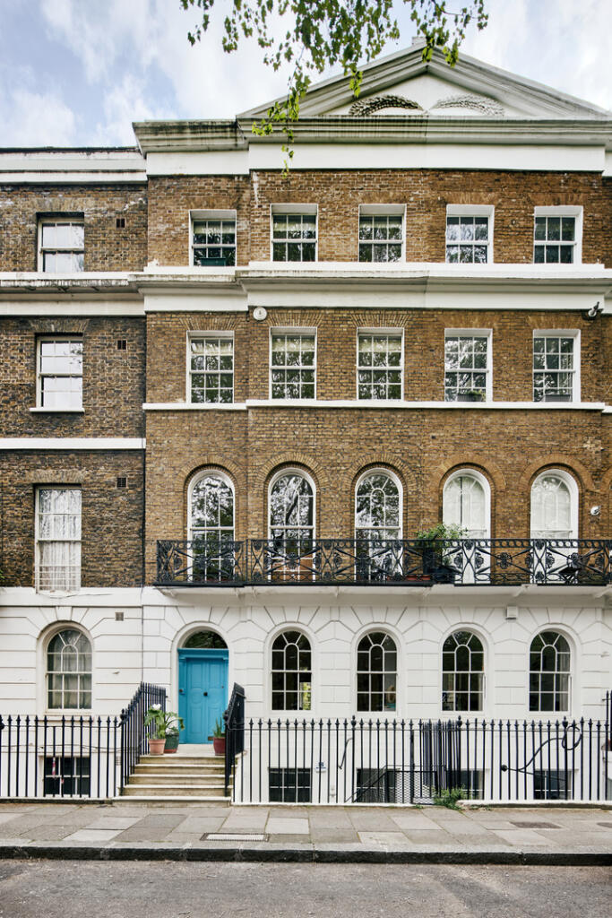 280301 - DGLA6581v2.jpg