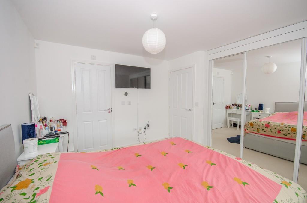 Bedroom 1 pic 2.jpg