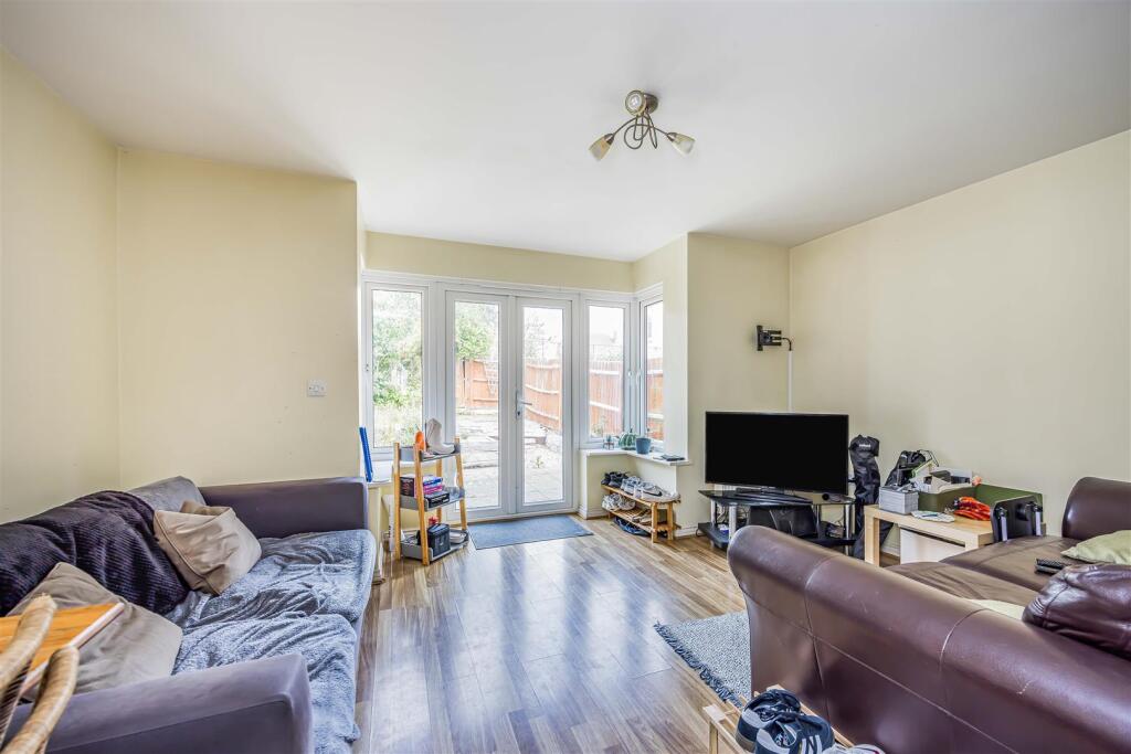 7 Baxendale Road, Chichester-Small-PorticoMarketin