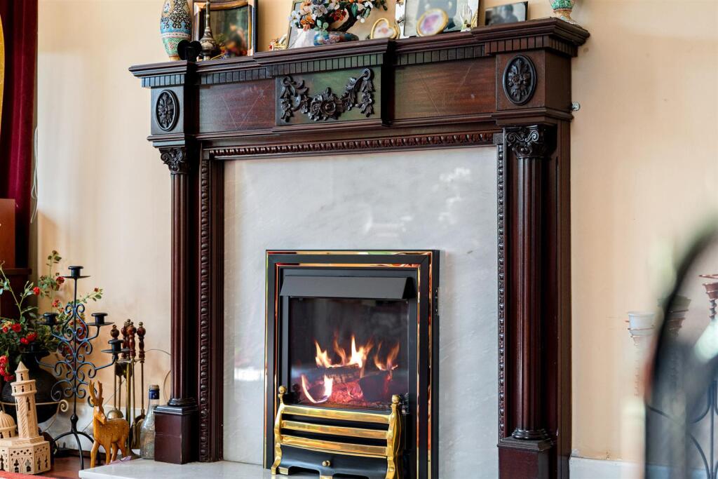 Fireplace feature