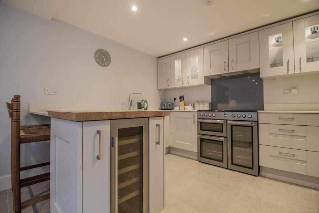 Apartment 1_Lawrence House [Kitchen] 01.jpg