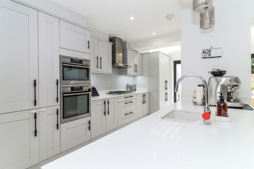 Kitchen/breakfast rm