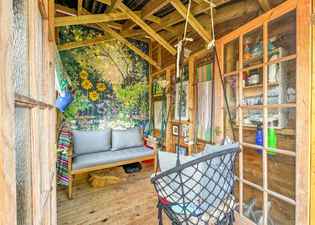 SUMMER HOUSE