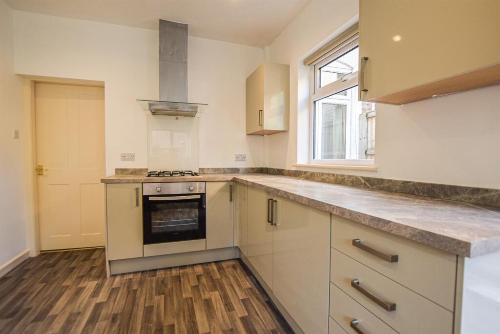 St Dunstans, 36 kitchen 2 new.jpg