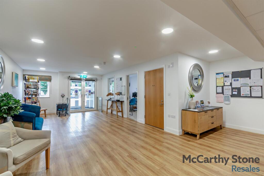 8654939-interior16-800.jpg