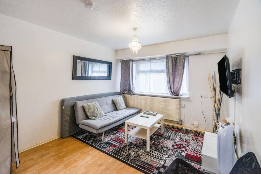 Living Room (2)