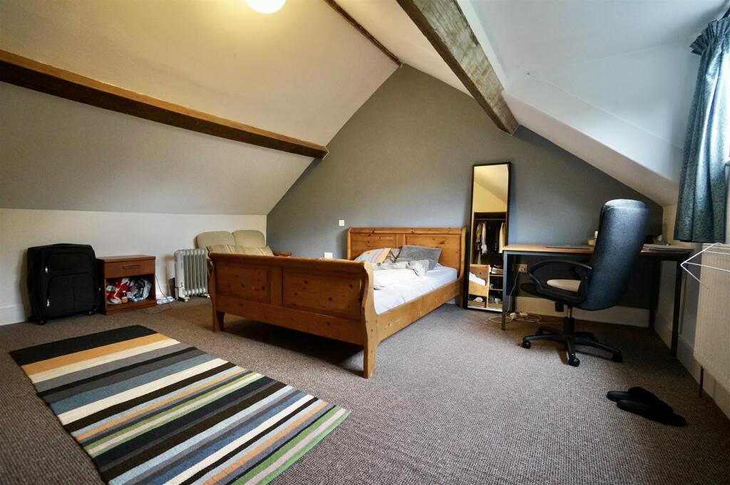 Bed4.2.jpg