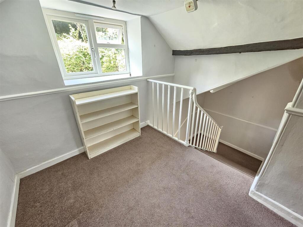 Second Floor Landing.jpg