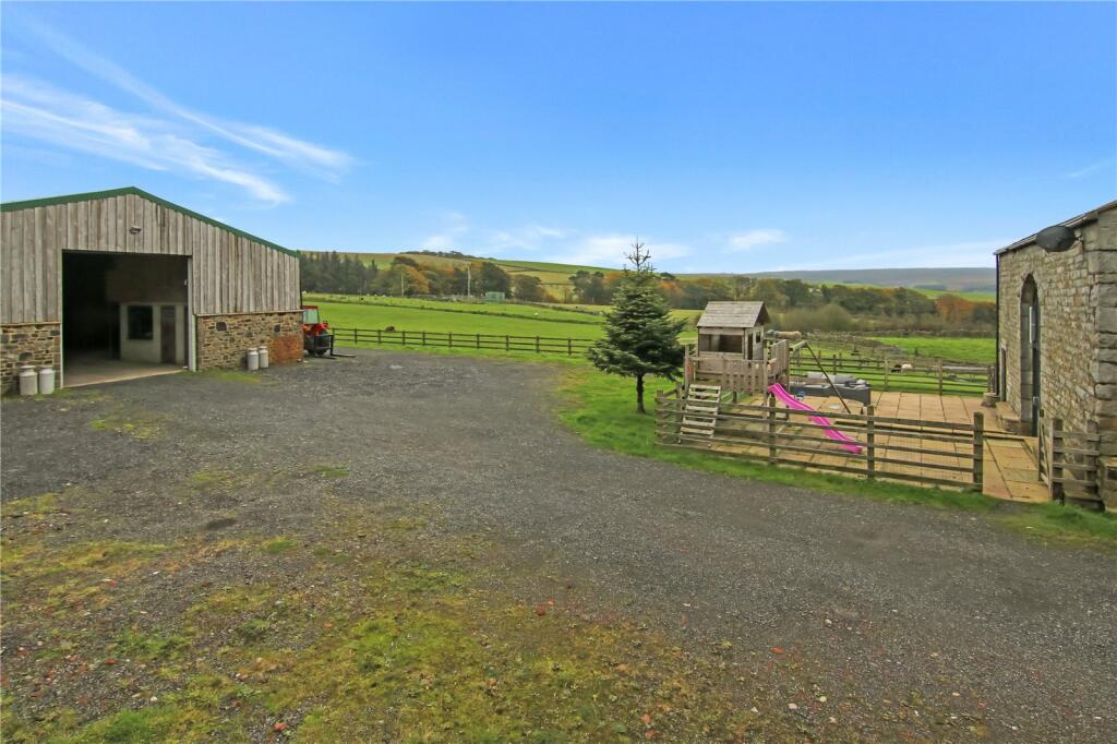 Barn/Hardstanding