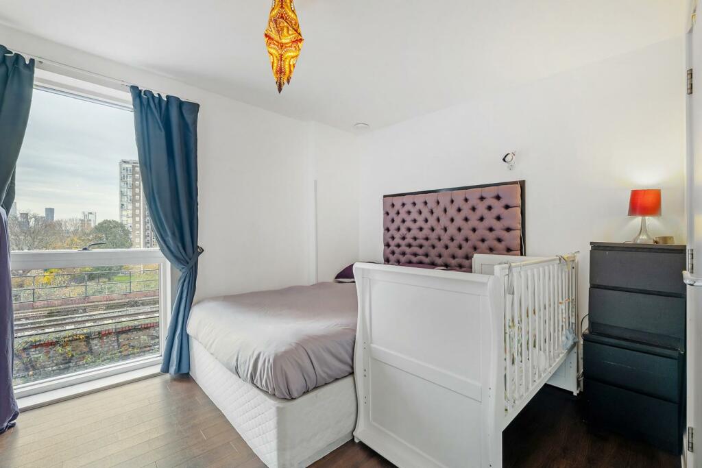 Bedroom 1.JPG