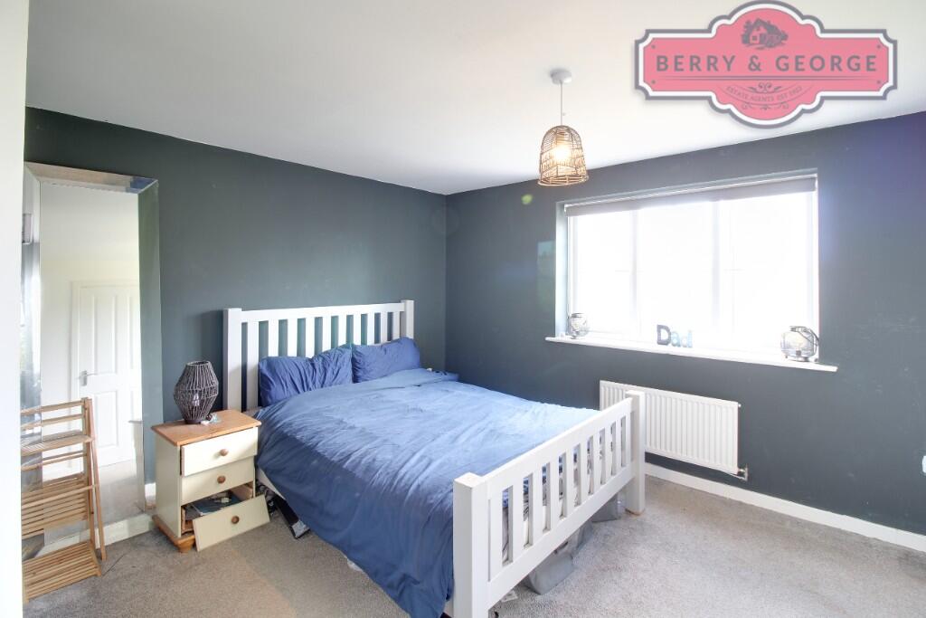 MAIN BEDROOM