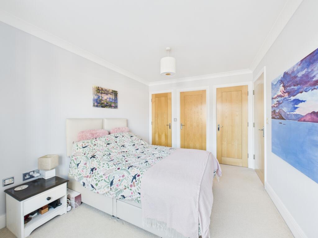 CAM05546G0-PR0051-STILL036