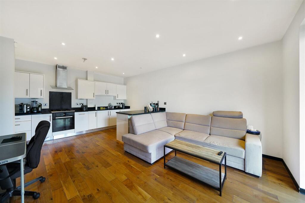 Flat 21, Crystal Court - fdAKjlG5RIDHbGyMksWF.jpg