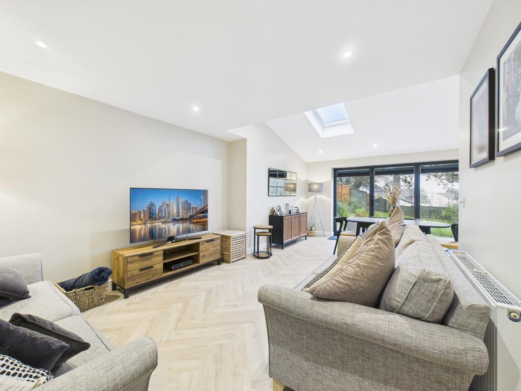 Open-Plan Living/Dining