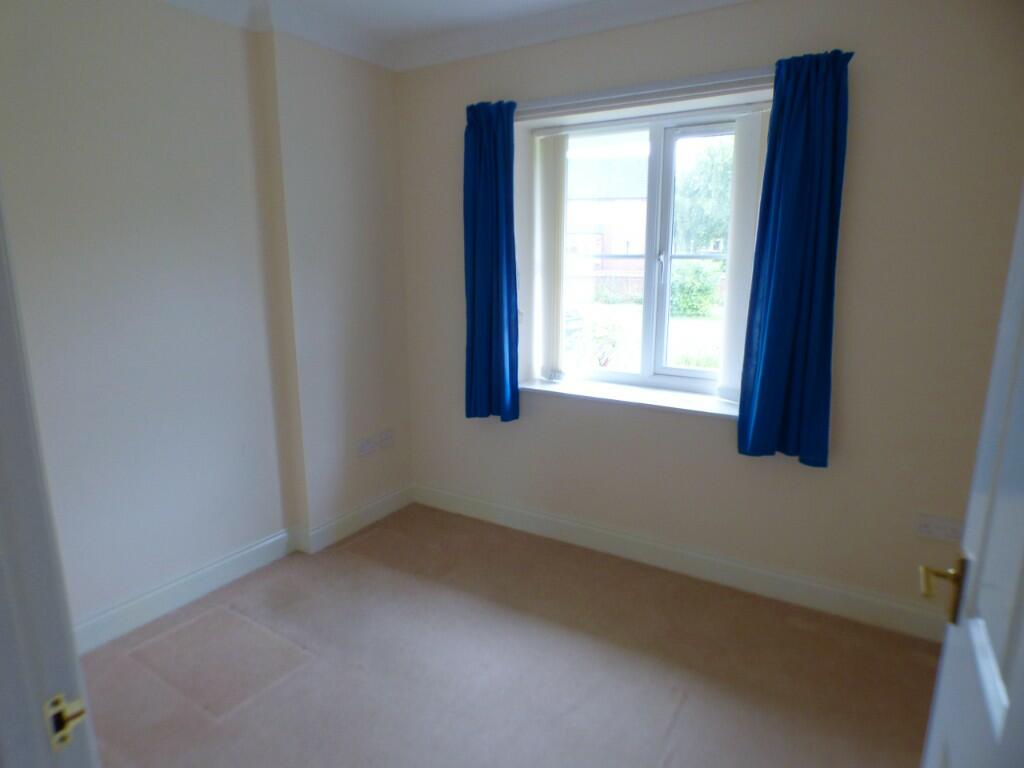 Bedroom 3/Study
