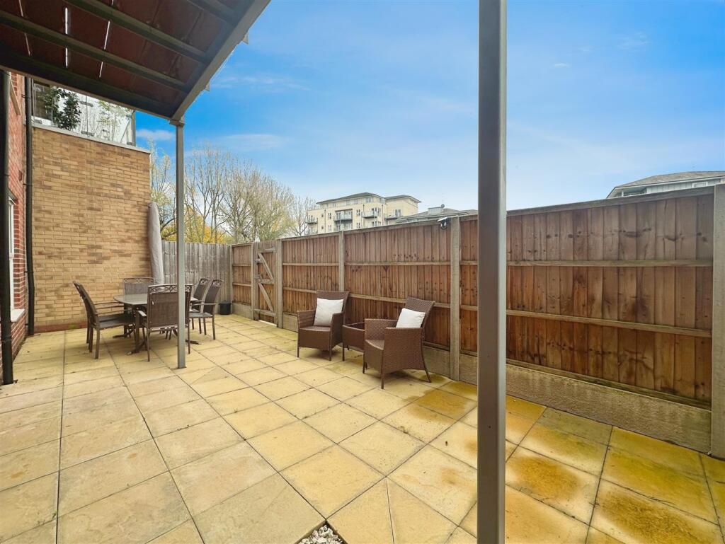 0b8ad328--40B8-862F-5D76FF101898-60458-000010E4545