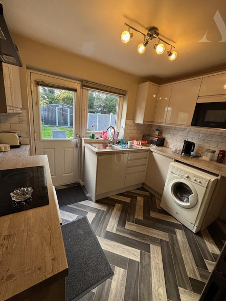 11 Findon Road - Kitchen.jpeg