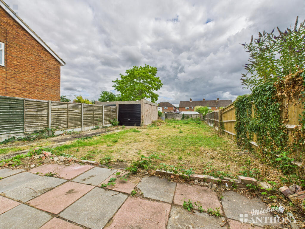 CAM03852G0-PR0356-STILL013