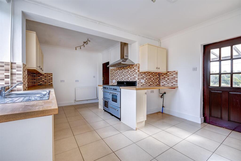 Merrylees Road, Thornton