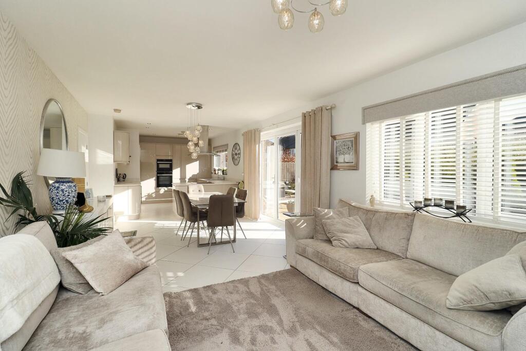 Open Plan Kitchen/Diner/Family Room