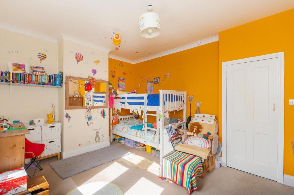 8D6RWH - Bedroom E.jpg