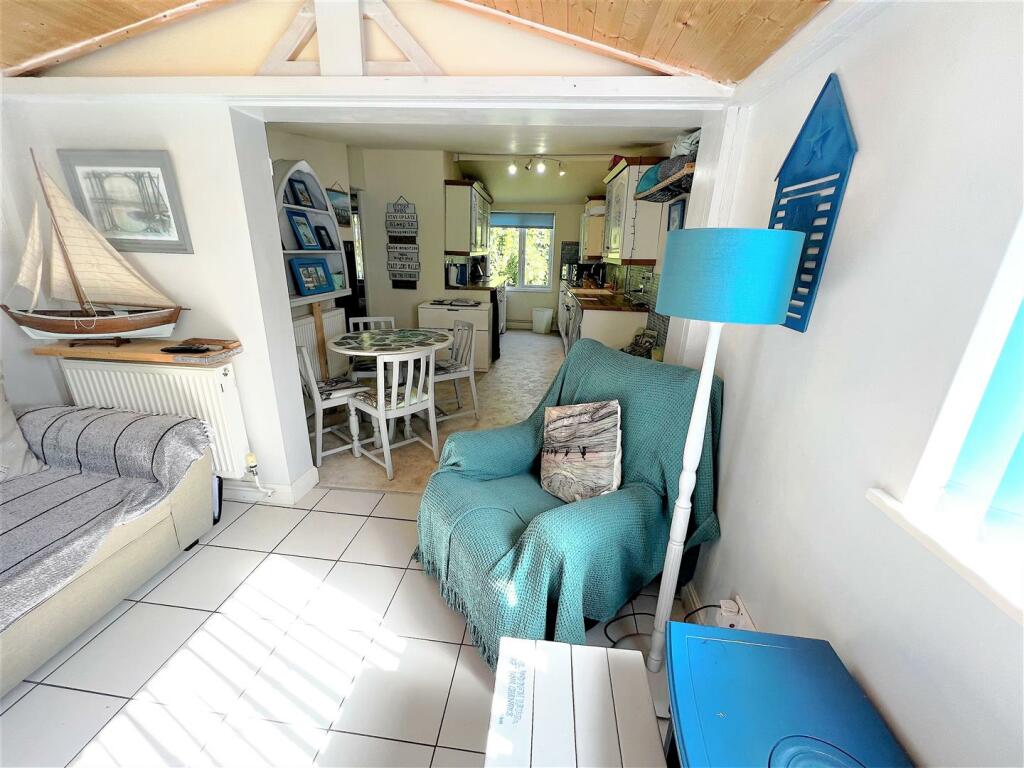 LOUNGE/DINER/KITCHEN