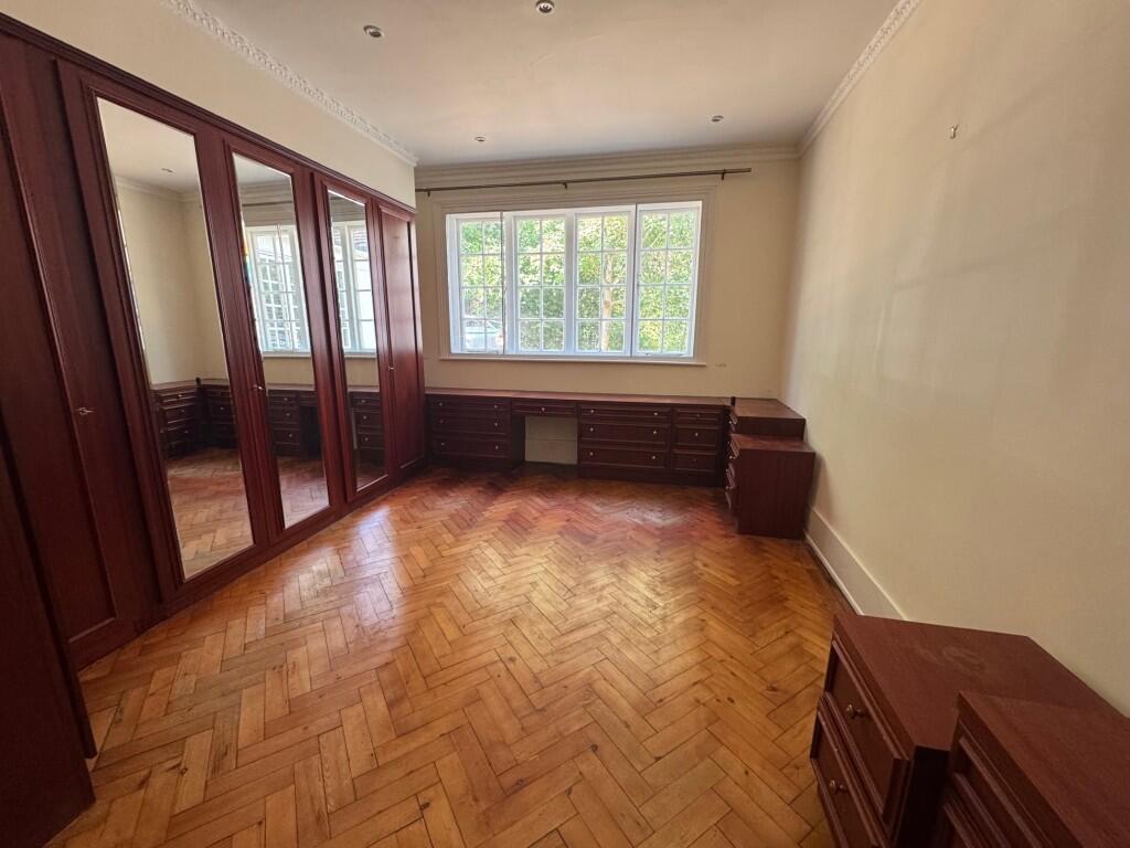 B1  Medium  T202508141728.jpg