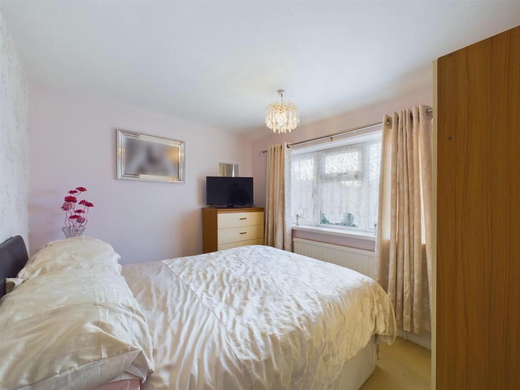 Bedroom: