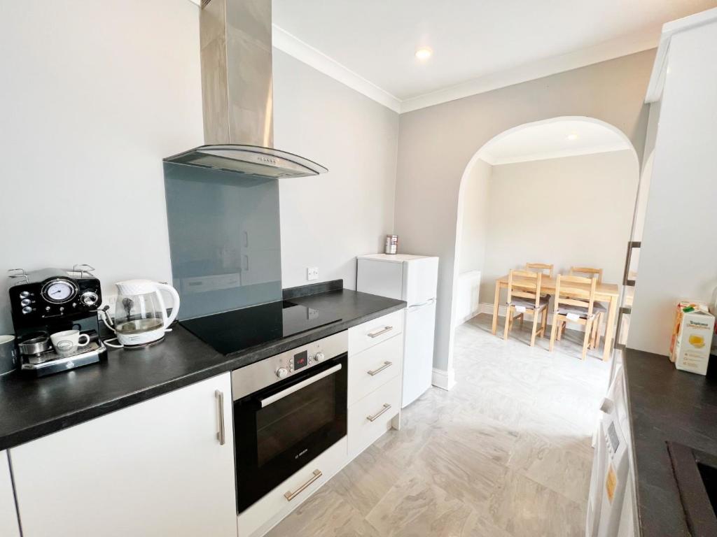 Kitchen 5.jpg