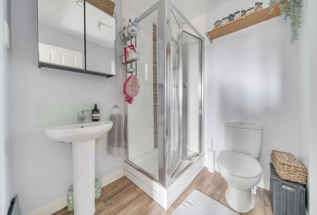 1348318-12-68cd80...