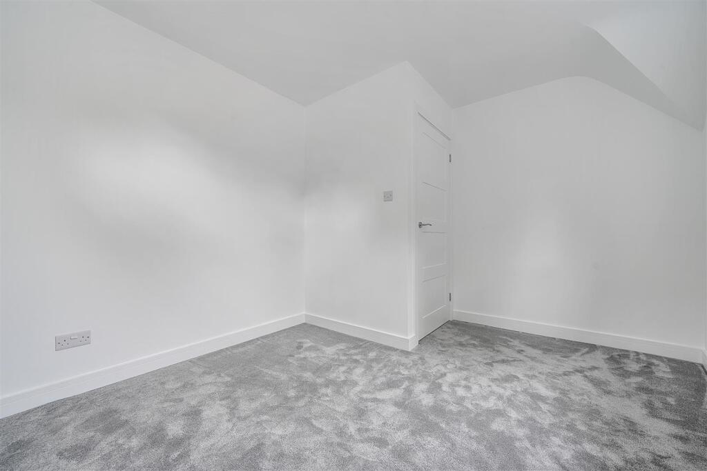 Valentine Cottage Bedroom 2 (2).jpg