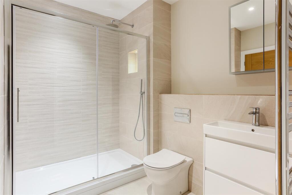 1469541018 - The Works, High Steet, KT1717.jpg