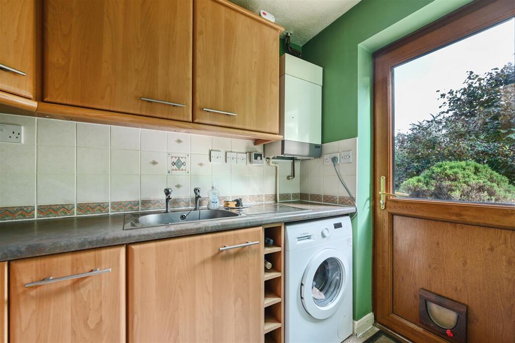 7 FAIRFIELD CHASE - TN393YD - PHOTOS (3).jpg