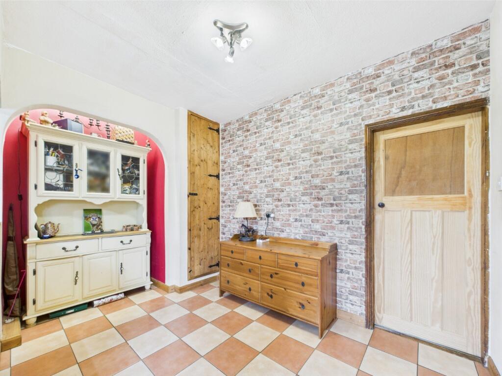 Kitchen/Dining Area