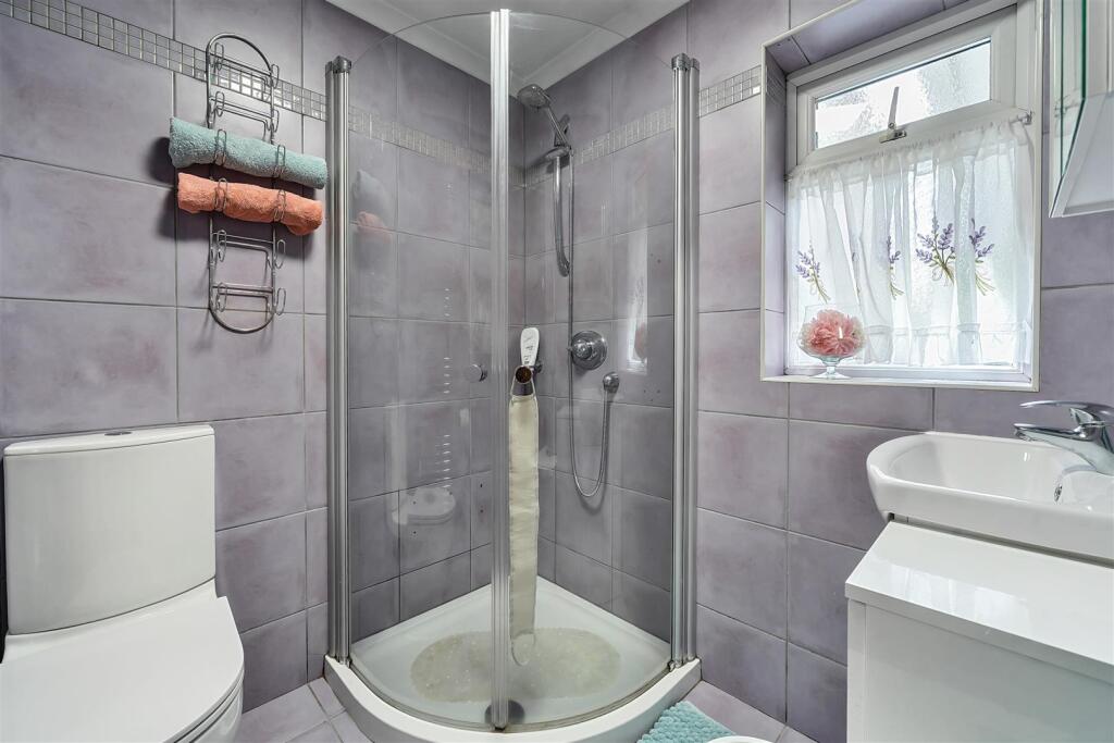 Annexe shower room