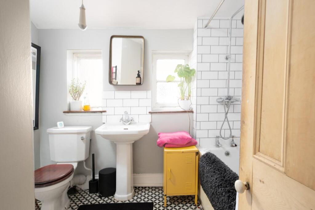 366 Wells Road, BS4--16.jpg