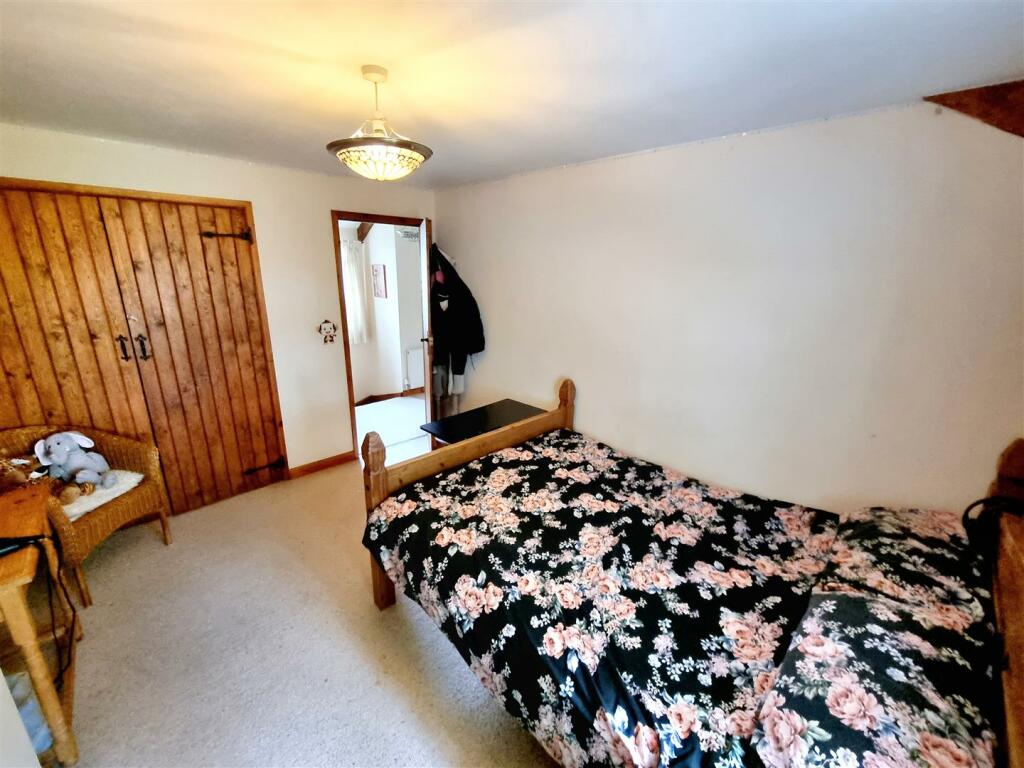 Bed 2.1.jpg