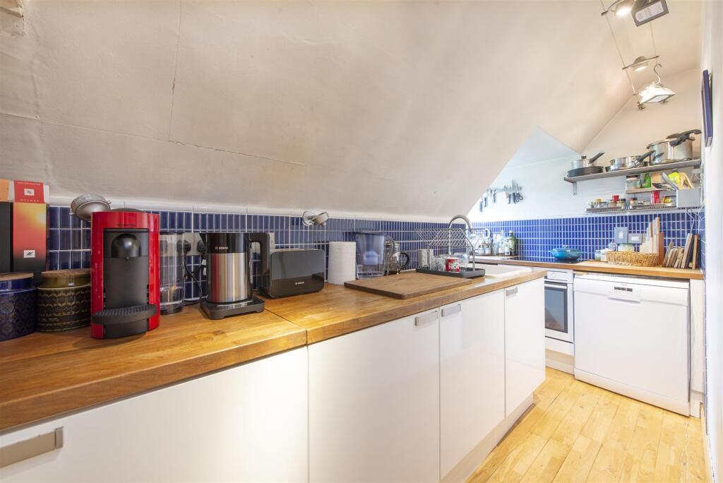 52242  Hi res (13).jpg