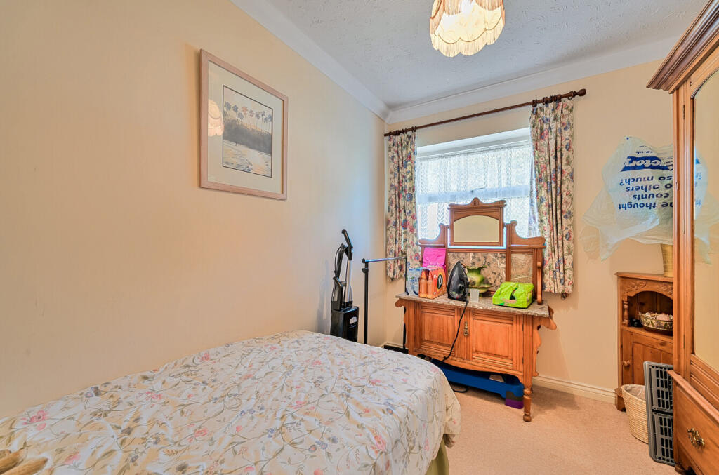 1356608-11-68d2b3...