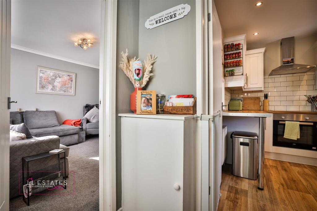 33 Overton Avenue-18.jpg