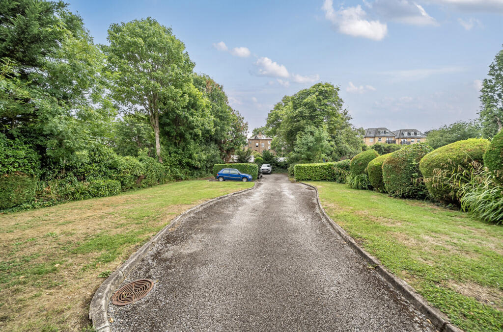 1330769-18-688392...