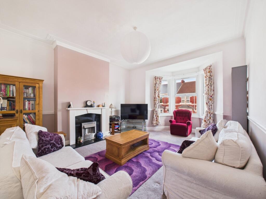 CAM02195G0-PR0088-STILL031