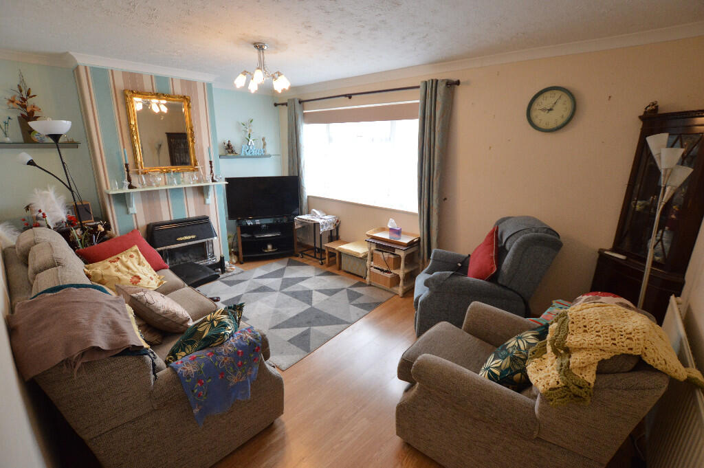 Lounge To Front