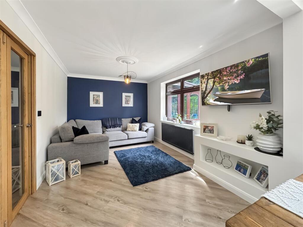 Open Plan Living / Dining Kitchen