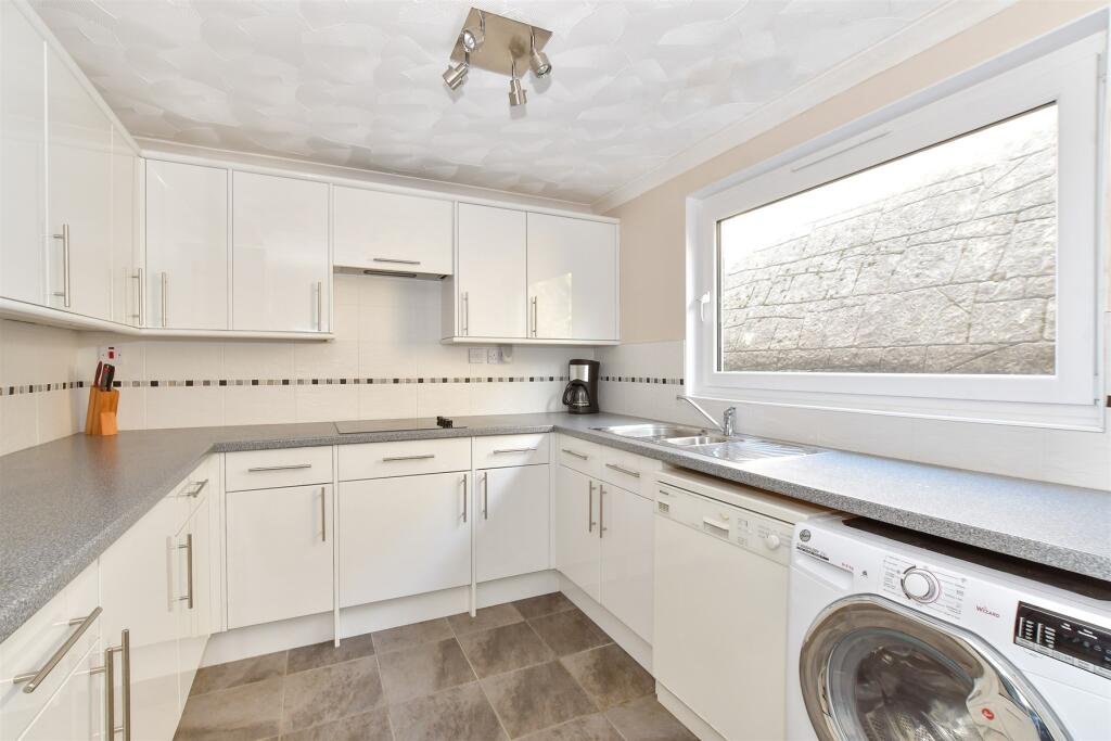 Kitchen/Dining Area