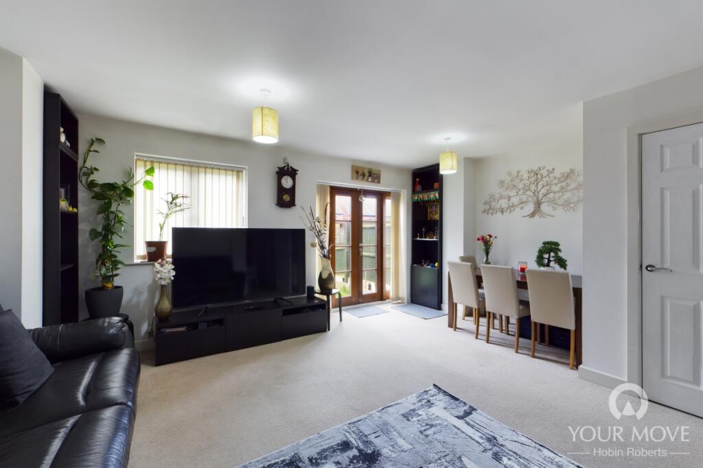 Lounge/Dining Room